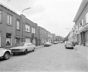 54108 Gezicht in de Bolstraat te Utrecht met de huizen nrs. 41-lager aan de zuidwestelijke straatwand, uit het zuidoosten.